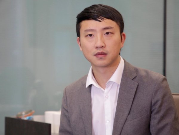 汇盈配资 英国财相泪洒议会！英国再遭股债汇三杀，“特拉斯时刻“卷土重来？